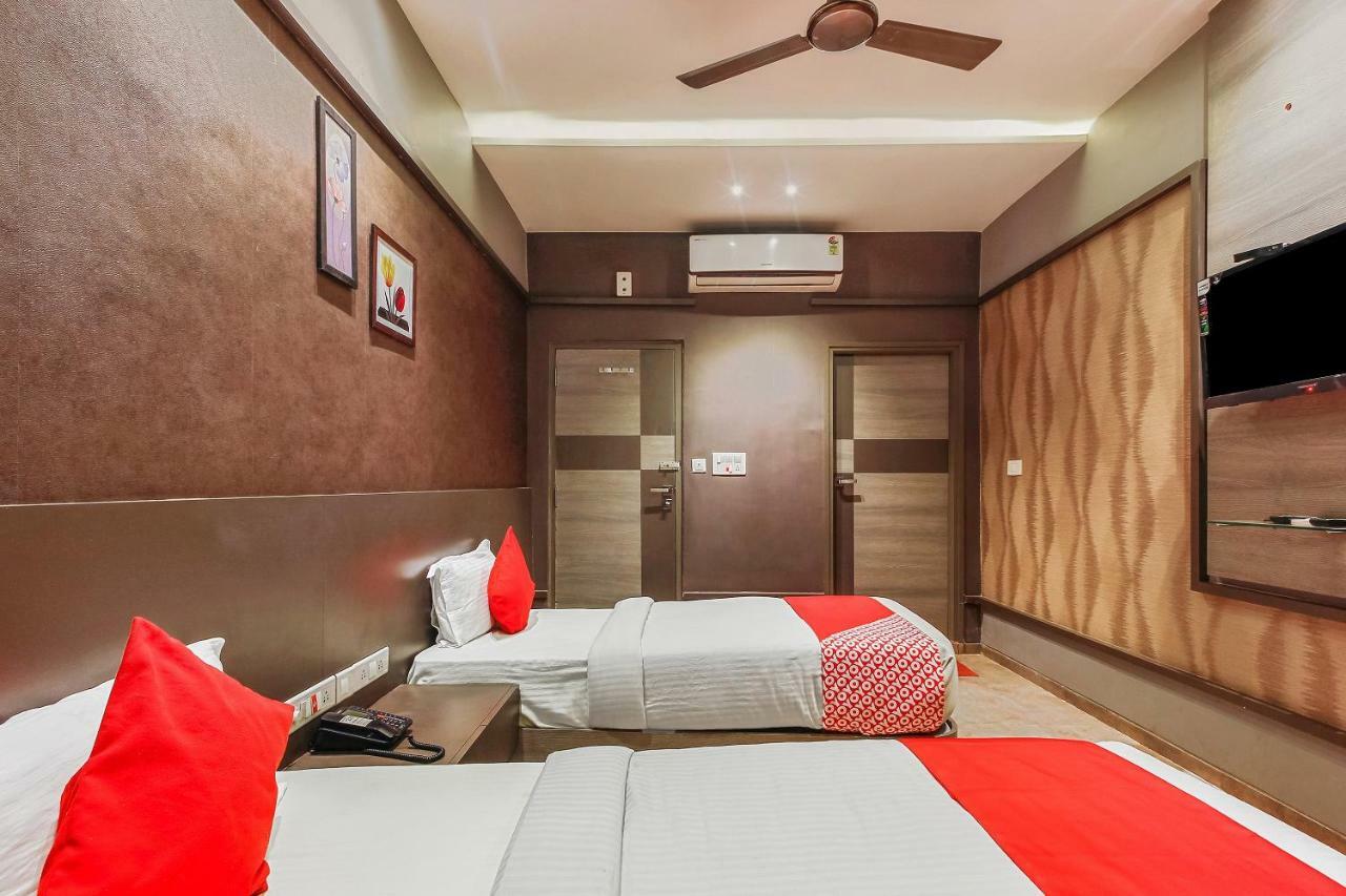 Oyo 26991 Stanza Luxurios Stay Zahirabad ภายนอก รูปภาพ