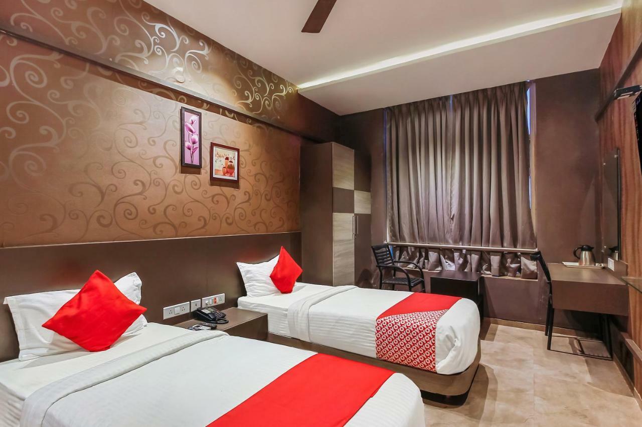 Oyo 26991 Stanza Luxurios Stay Zahirabad ภายนอก รูปภาพ